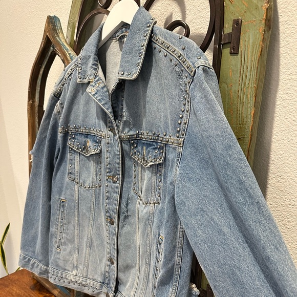 ☀️ FREE PEOPLE Studded Denim Trucker Jacket - Picture 7 of 16